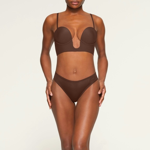 SKIMS Deep Plunge Shapewear Bra in Cocoa size Small. New with tag - Picture 3 of 10